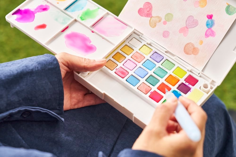 Sakura Koi Water Colors Studio Set - 96 Half Pans - Includes metallic, fluorescent and mother-of-pearl shades - With Mixing Palette & Water Brush